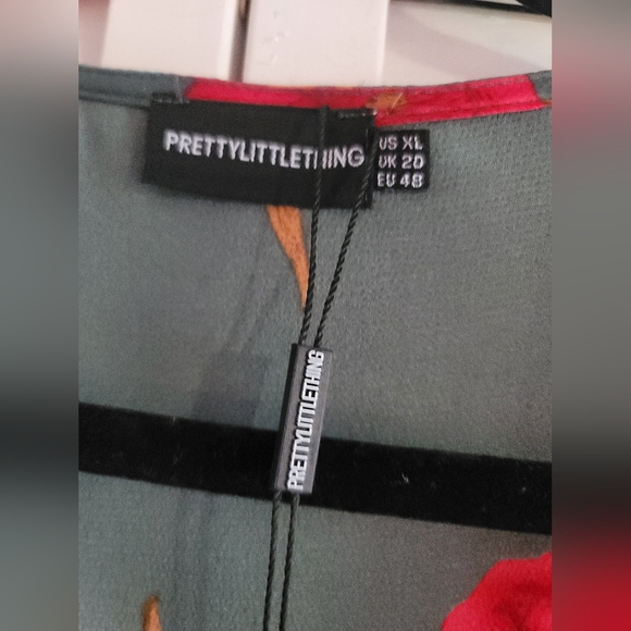 PrettyLittleThing Emerald Green Floral Dress - Picture 2 of 5